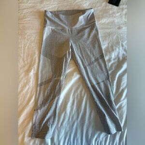 Under Armour Breathlux Jacquard White size medium